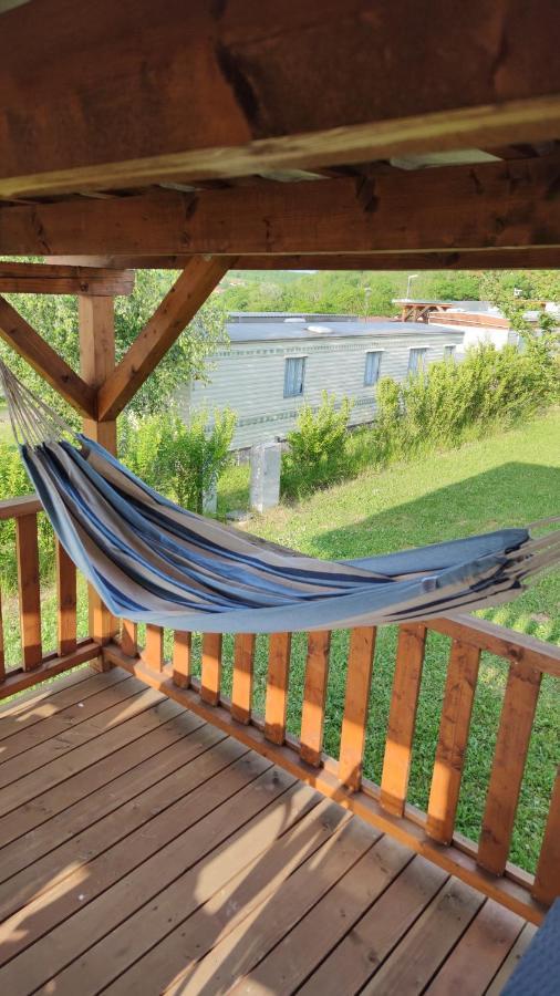 Hotel Mobilheimy Camp Vyrovice Extérieur photo