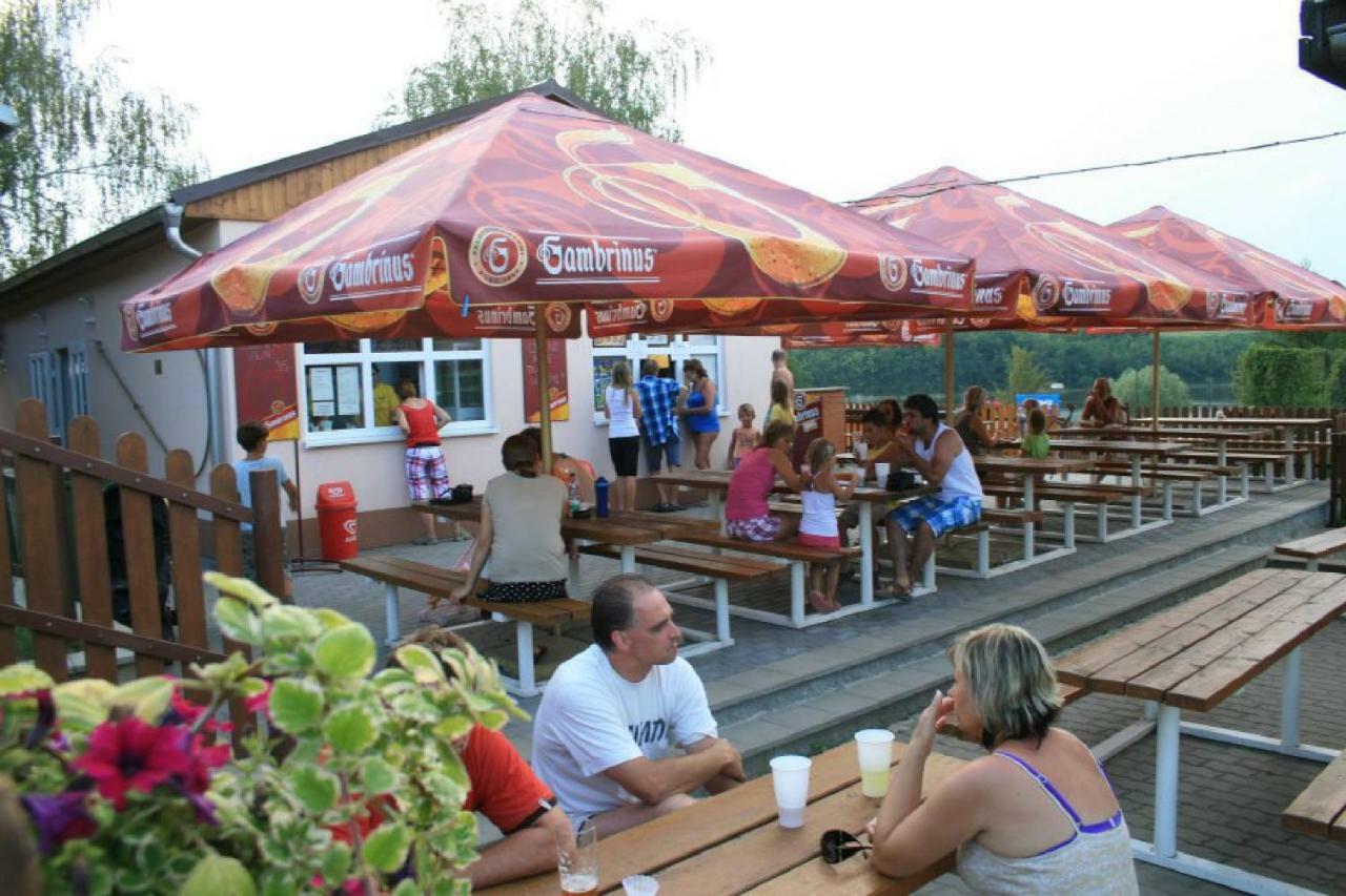 Hotel Mobilheimy Camp Vyrovice Extérieur photo